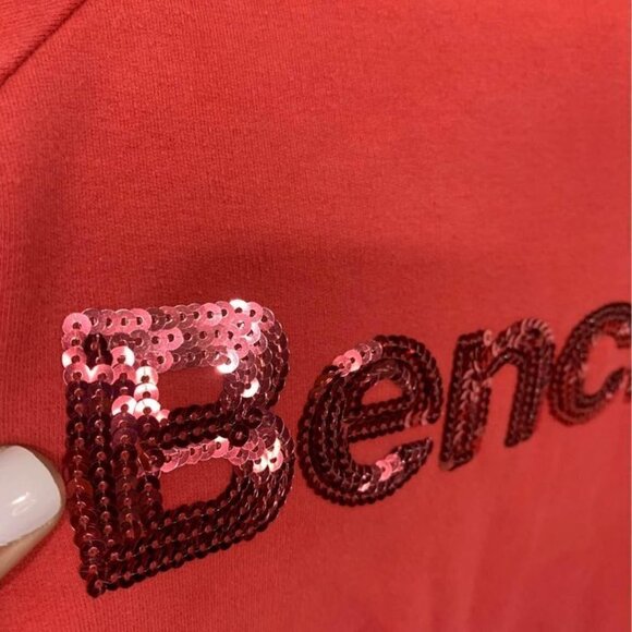 Bench woman’s sweatshirt with sequins. Size small. Excellent condition. SOFT!! - Picture 5 of 7